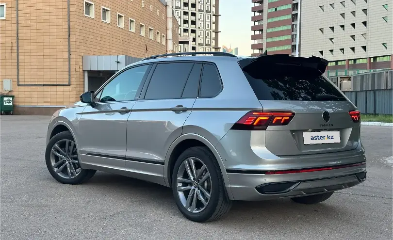 Volkswagen Tiguan 2021 года за 13 100 000 тг. в Астана фото 3