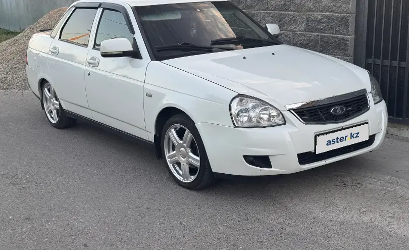 LADA (ВАЗ) Priora 2013 года за 2 500 000 тг. в Тараз