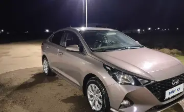 Hyundai Accent 2021 года за 6 500 000 тг. в Уральск фото 2