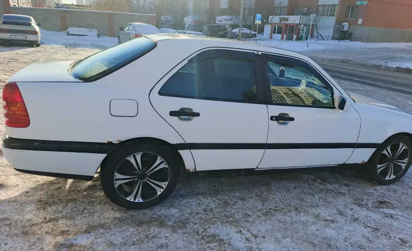 Mercedes-Benz C-Класс 1994 года за 1 400 000 тг. в Астана фото 2