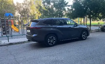 Toyota Highlander 2022 года за 23 500 000 тг. в Атырау фото 3