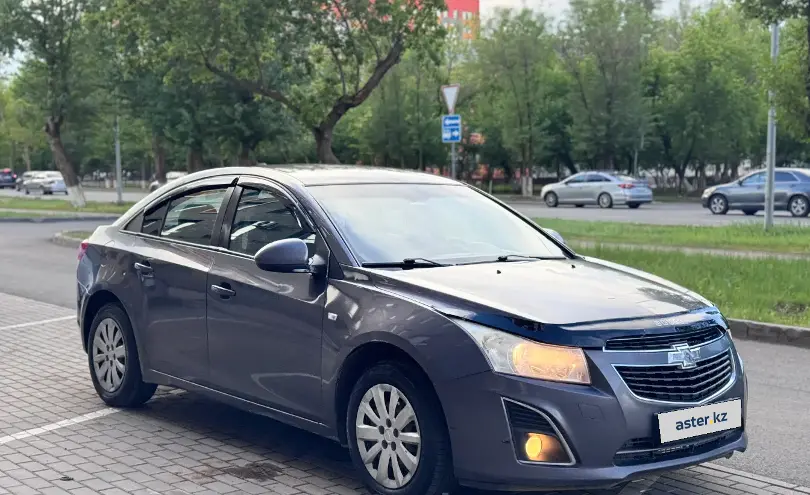 Chevrolet Cruze 2013 года за 2 900 000 тг. в Астана фото 3