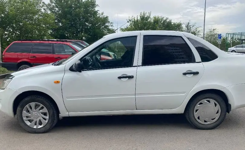 LADA (ВАЗ) Granta 2014 года за 2 600 000 тг. в Астана