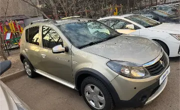 Renault Sandero 2014 года за 4 000 000 тг. в Алматы фото 4