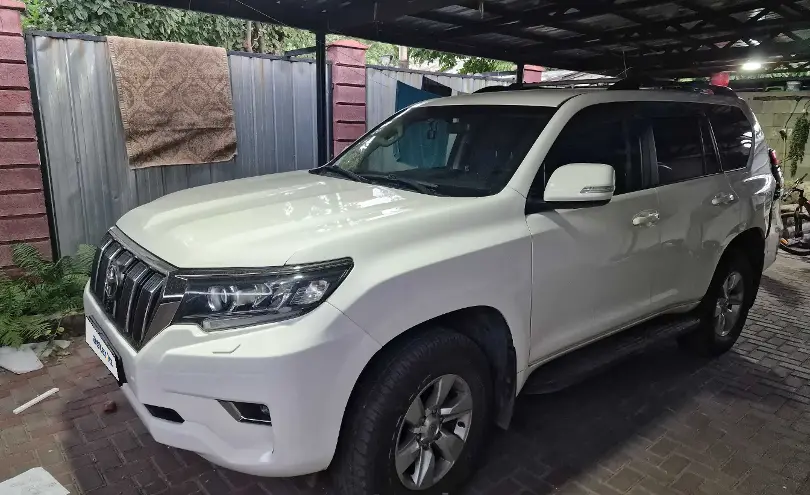 Toyota Land Cruiser Prado 2019 года за 19 000 000 тг. в Алматы