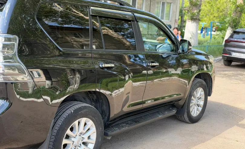 Toyota Land Cruiser Prado 2017 года за 19 000 000 тг. в Астана
