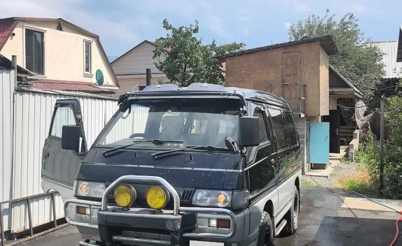 Mitsubishi Delica 1997 года за 2 800 000 тг. в Алматы фото 1