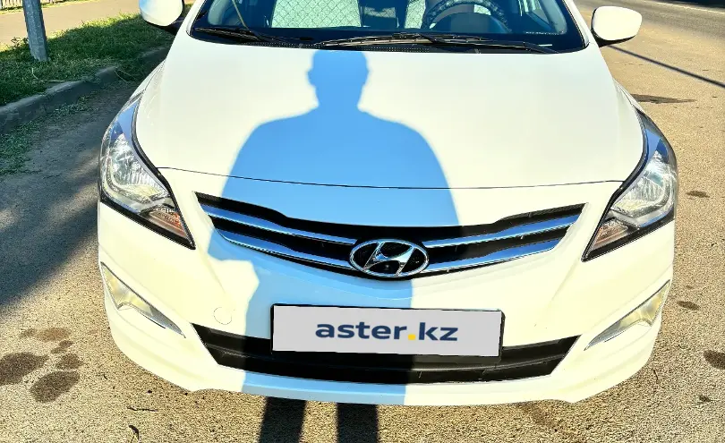 Hyundai Solaris 2015 года за 5 500 000 тг. в Уральск фото 2