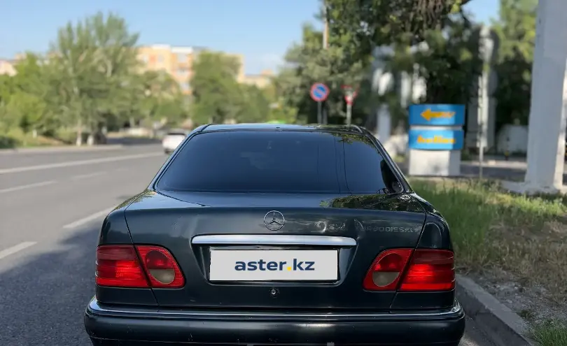 Mercedes-Benz E-Класс 1998 года за 2 500 000 тг. в Шымкент