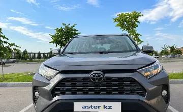 Toyota RAV4 2019 года за 14 100 000 тг. в Астана фото 2