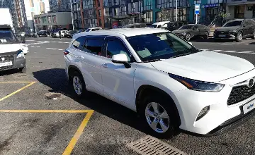 Toyota Highlander 2023 года за 19 500 000 тг. в Алматы фото 3