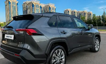 Toyota RAV4 2019 года за 14 100 000 тг. в Астана фото 4