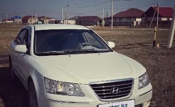 Hyundai Sonata 2010 года за 4 000 000 тг. в Астана фото 2
