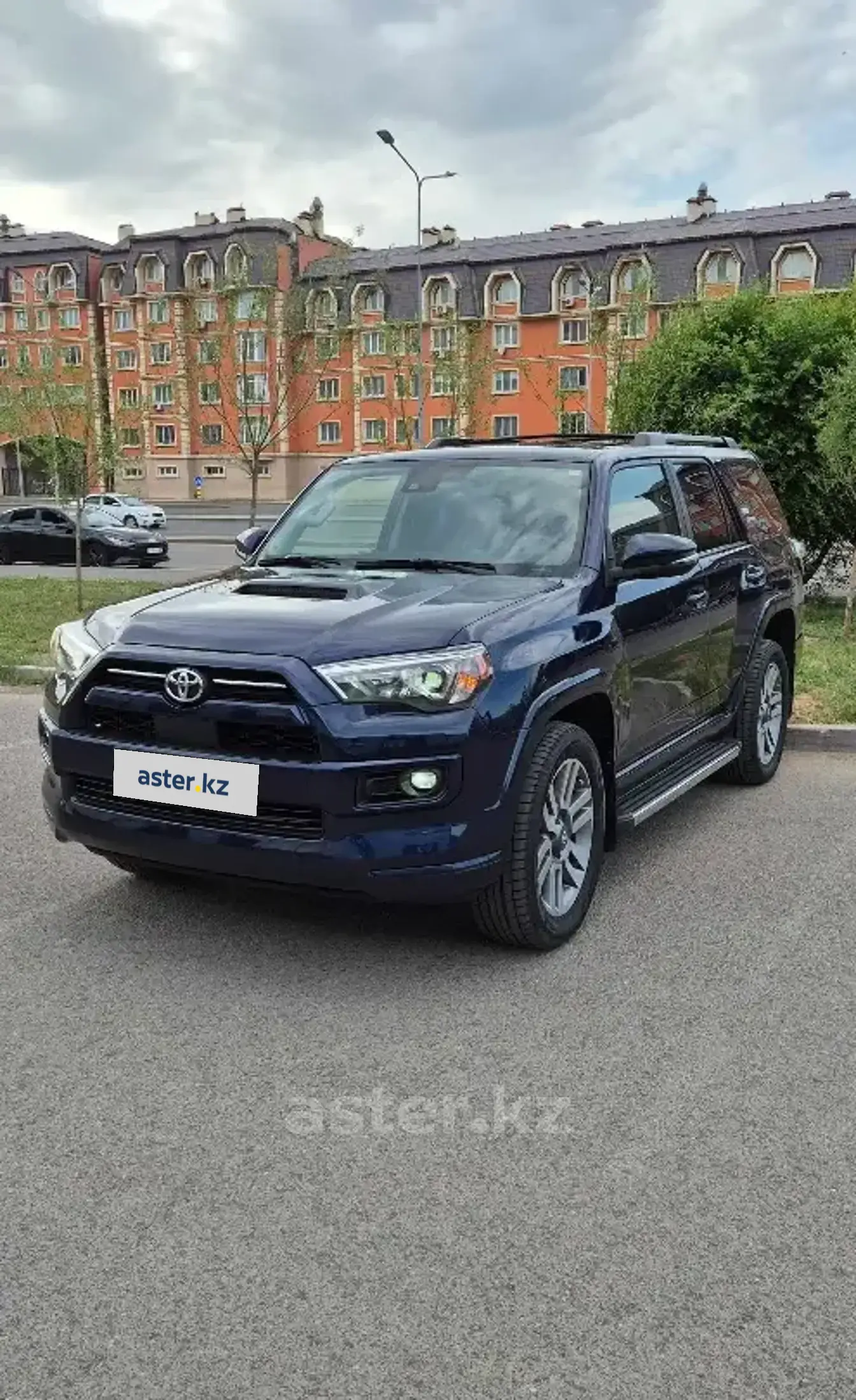Toyota 4Runner 2022 года за 28 500 000 тг. в Астана фото 1