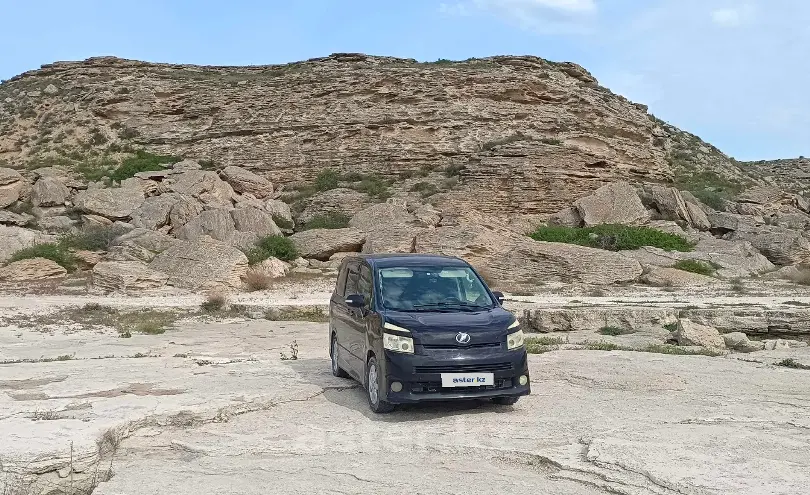 Toyota Voxy 2007 года за 5 900 000 тг. в Астана фото 2