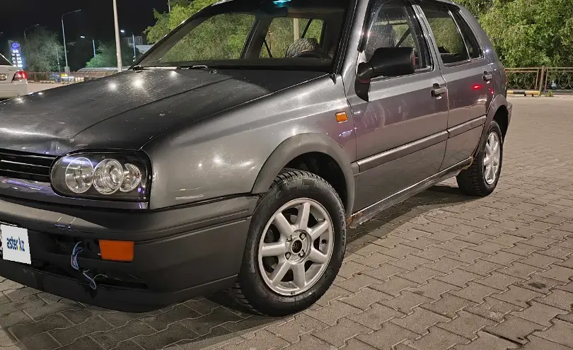 Volkswagen Golf 1994 года за 800 000 тг. в Караганда