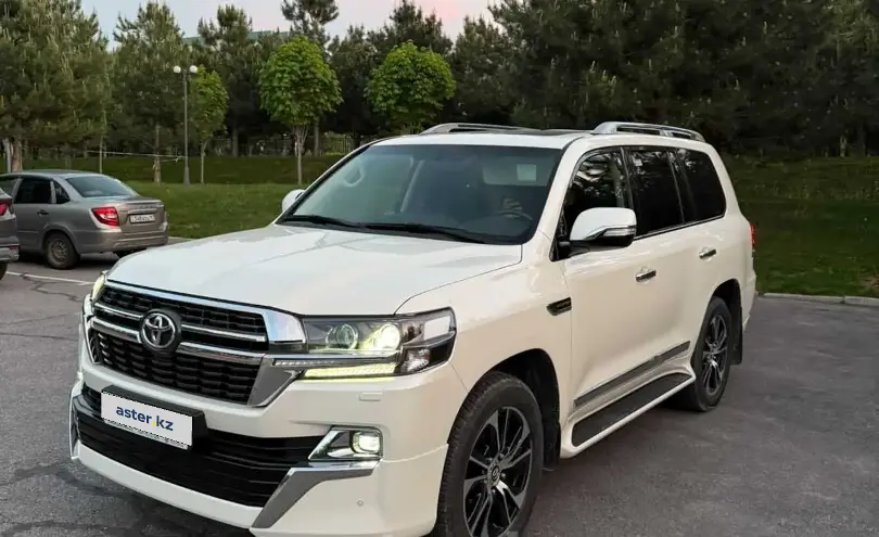 Toyota Land Cruiser 2021 года за 45 000 000 тг. в Шымкент