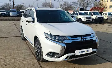 Mitsubishi Outlander 2022 года за 11 100 000 тг. в Западно-Казахстанская область фото 2