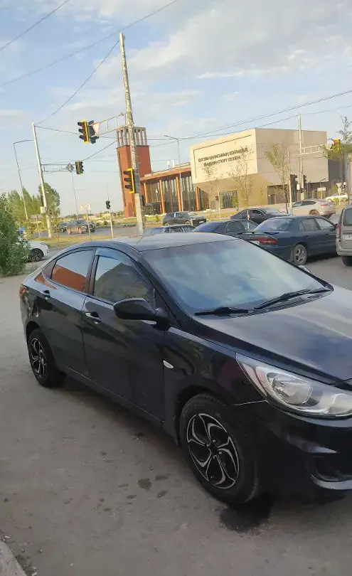 Hyundai Solaris 2011 года за 3 700 000 тг. в Астана фото 2