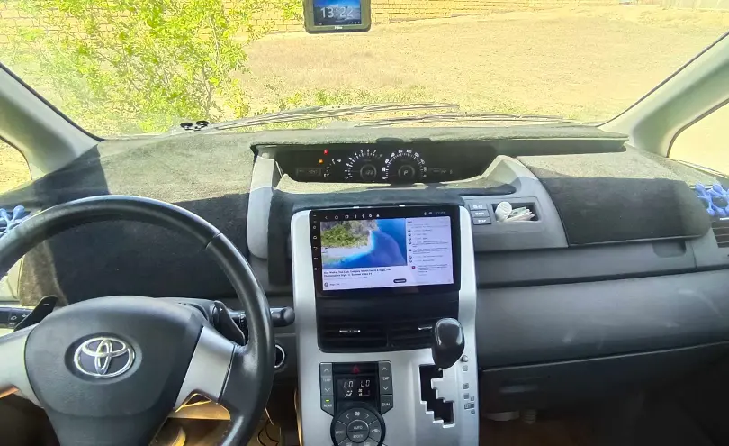 Toyota Voxy 2007 года за 5 900 000 тг. в Астана