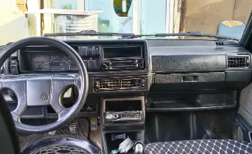 Volkswagen Golf 1992 года за 600 000 тг. в Алматы