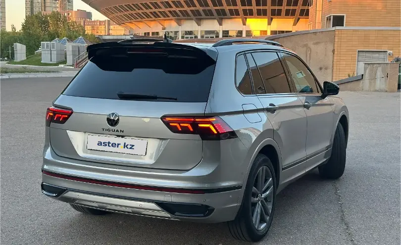 Volkswagen Tiguan 2021 года за 13 100 000 тг. в Астана фото 2