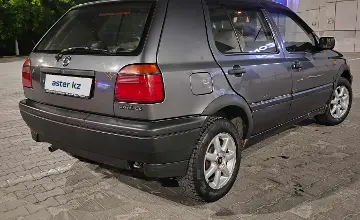 Volkswagen Golf 1994 года за 800 000 тг. в Караганда фото 4