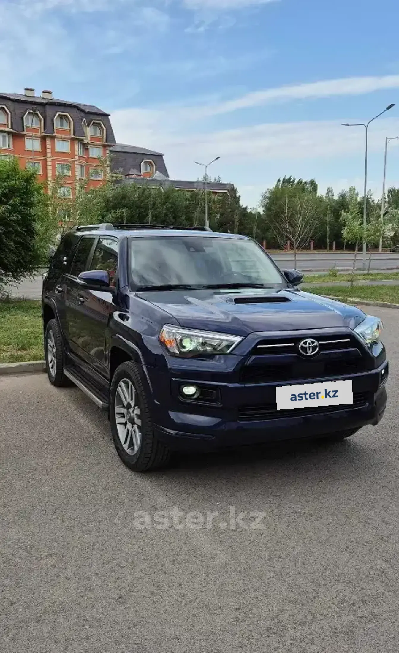 Toyota 4Runner 2022 года за 28 500 000 тг. в Астана фото 3