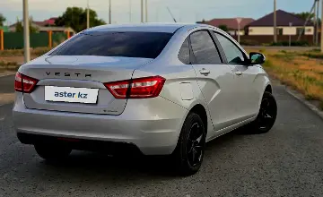 LADA (ВАЗ) Vesta 2018 года за 3 500 000 тг. в Атырауская область фото 4