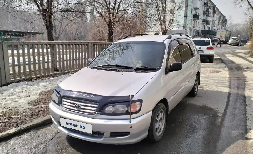 Toyota Ipsum 1997 года за 2 500 000 тг. в Усть-Каменогорск
