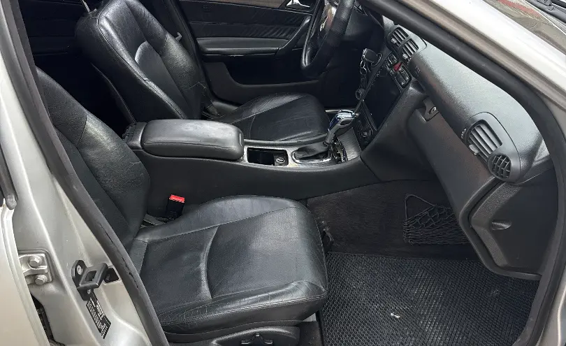 Mercedes-Benz C-Класс 2001 года за 2 900 000 тг. в Восточно-Казахстанская область фото 4