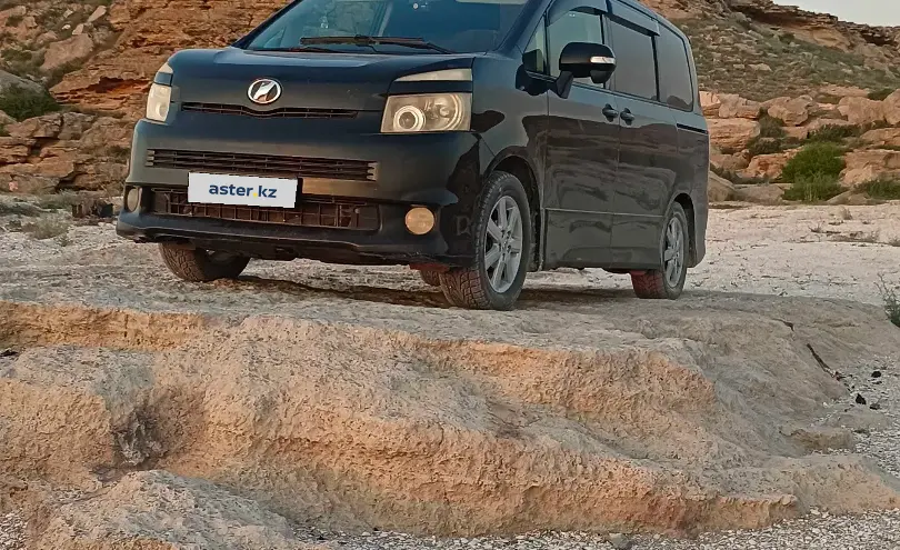 Toyota Voxy 2007 года за 6 200 000 тг. в Астана
