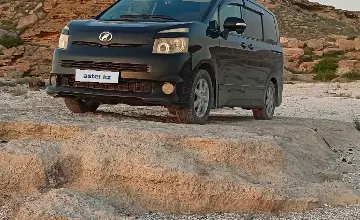 Toyota Voxy 2007 года за 6 200 000 тг. в Астана фото 1
