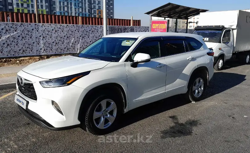 Toyota Highlander 2023 года за 19 500 000 тг. в Алматы