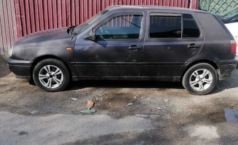 Volkswagen Golf 1993 года за 700 000 тг. в Алматы