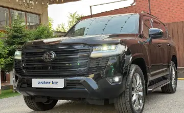 Toyota Land Cruiser 2022 года за 51 000 000 тг. в Алматы фото 2