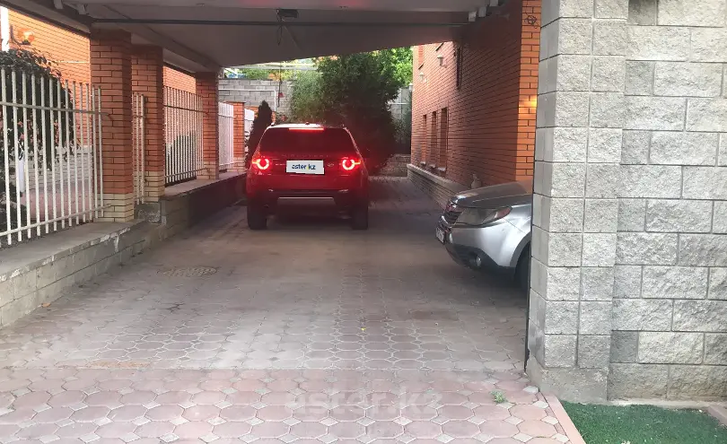 Land Rover Discovery Sport 2015 года за 12 420 500 тг. в Алматы фото 4