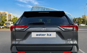 Toyota RAV4 2019 года за 14 100 000 тг. в Астана