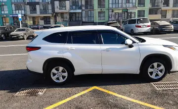 Toyota Highlander 2023 года за 19 500 000 тг. в Алматы
