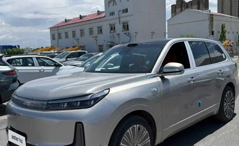 Geely Galaxy M9 2025 года за 22 500 000 тг. в Алматы
