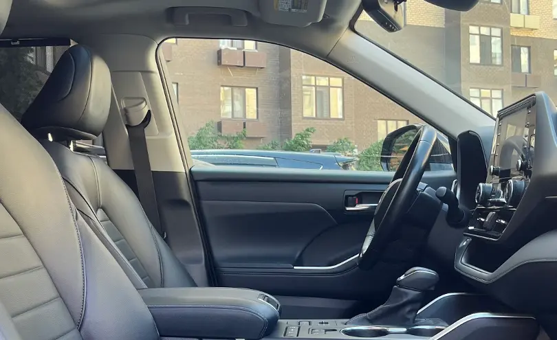 Toyota Highlander 2022 года за 23 500 000 тг. в Атырау фото 4