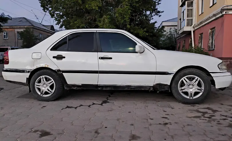 Mercedes-Benz C-Класс 1995 года за 1 300 000 тг. в Карагандинская область фото 2