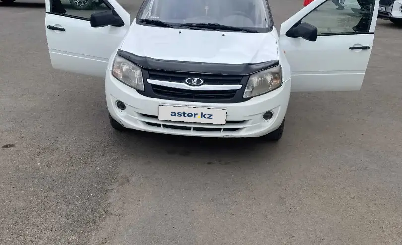 LADA (ВАЗ) Granta 2014 года за 2 600 000 тг. в Астана фото 2