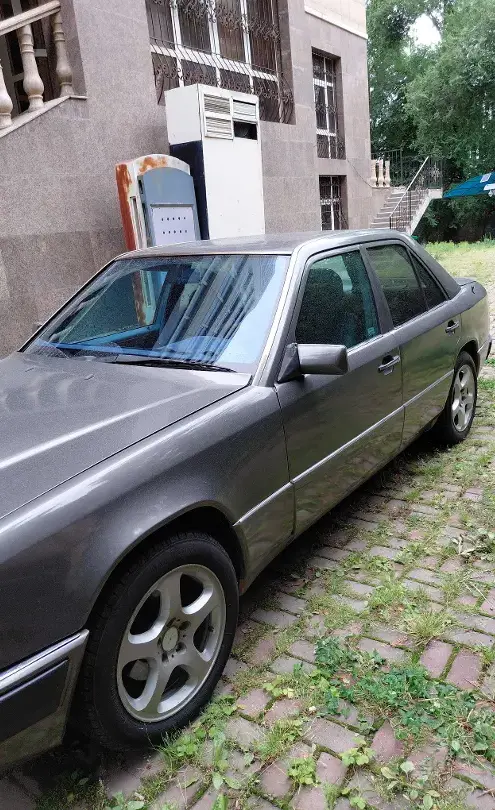 Mercedes-Benz E-Класс 1993 года за 250 000 тг. в Алматы фото 2