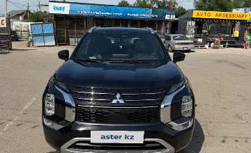 Mitsubishi Outlander 2023 года за 18 500 000 тг. в Алматы фото 2