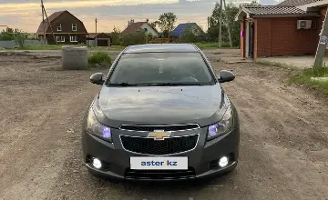 Chevrolet Cruze 2011 года за 2 750 000 тг. в Астана фото 3