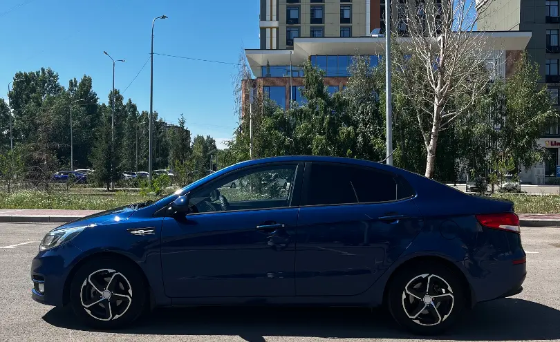 Kia Rio 2015 года за 5 300 000 тг. в Караганда