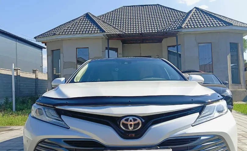 Toyota Camry 2020 года за 13 000 000 тг. в Алматы