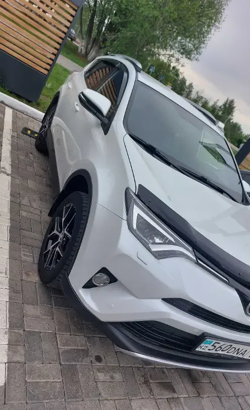 Toyota RAV4 2018 года за 13 500 000 тг. в Кокшетау фото 4