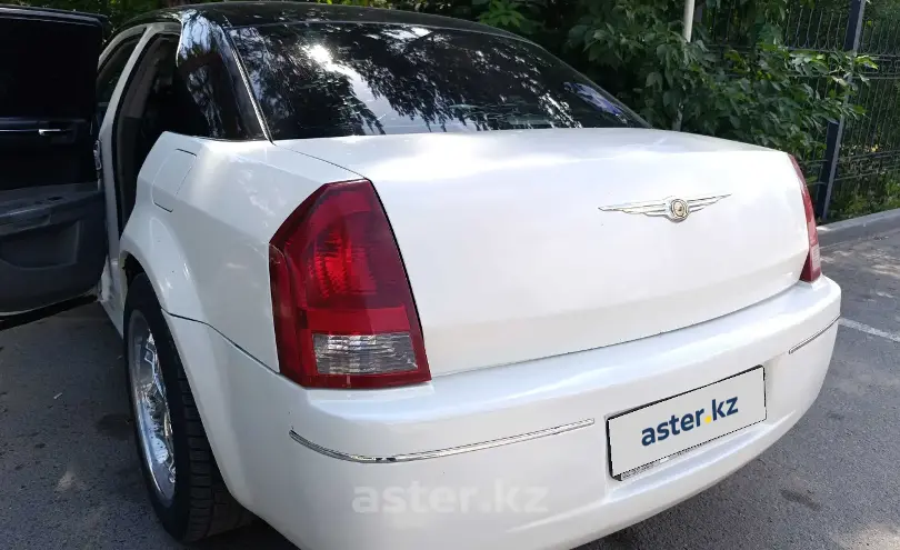 Chrysler 300C 2005 года за 3 900 000 тг. в Талдыкорган фото 4